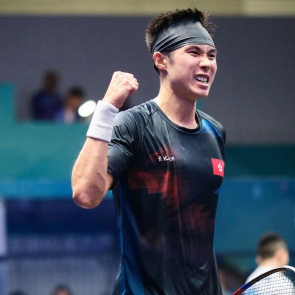 Catch Hong Kong‘s Henry Leung, ranked top 50 in the world, as he gears up for the WSF World Squash Team Championships 2024! This is a fantastic opportunity for our players to compete against the best. Join us from December 9-15 at the Hong Kong Football Club for this historic event featuring men’s and women’s competitions running concurrently for the first time.
🎟️ Tickets: Available now via the link in bio or at [ lkf.link/wtc-2024 ]. Don‘t miss out!
世界排名前50嘅梁子軒正積極為WSF世界壁球隊錦標賽2024備戰，盼能爭取佳績，大家記得嚟現場一睹佢嘅風采！本屆賽事我哋港隊代表主場出擊，係同世界頂尖選手同場較量創造佳績的絕佳機會。記得12月9日至15日蒞臨香港足球會參與呢項歷史性的體育盛事。
🎟️ 門票現可通過簡介中的鏈接或訪問 [ lkf.link/wtc-2024 ] 購買。欲購從速！
WTC2024 hongkong squash sport 香港 壁球 運動